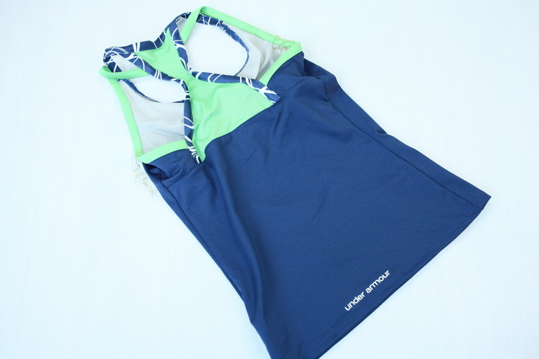 Top damski Under Armour HEAT GEAR granat/zielony (2)