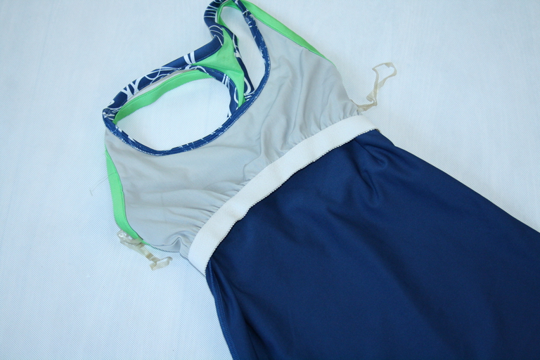 Top damski Under Armour HEAT GEAR granat/zielony (3)
