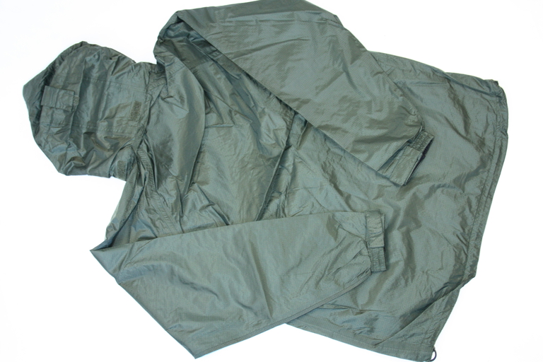 męska lekka kurtka przeciwdeszczowa Wynnster STOWAWAY forest green (4)