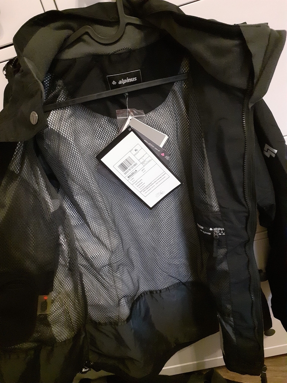 kurtka damska trekkingowa Alpinus MAUZILLA czarny (2)